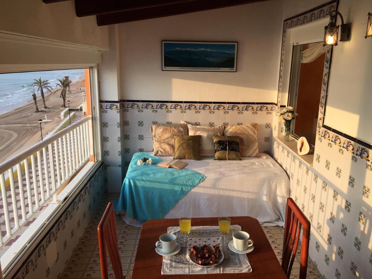 Beachfront And Bright Apartment Mareny Barraquetas Esterno foto