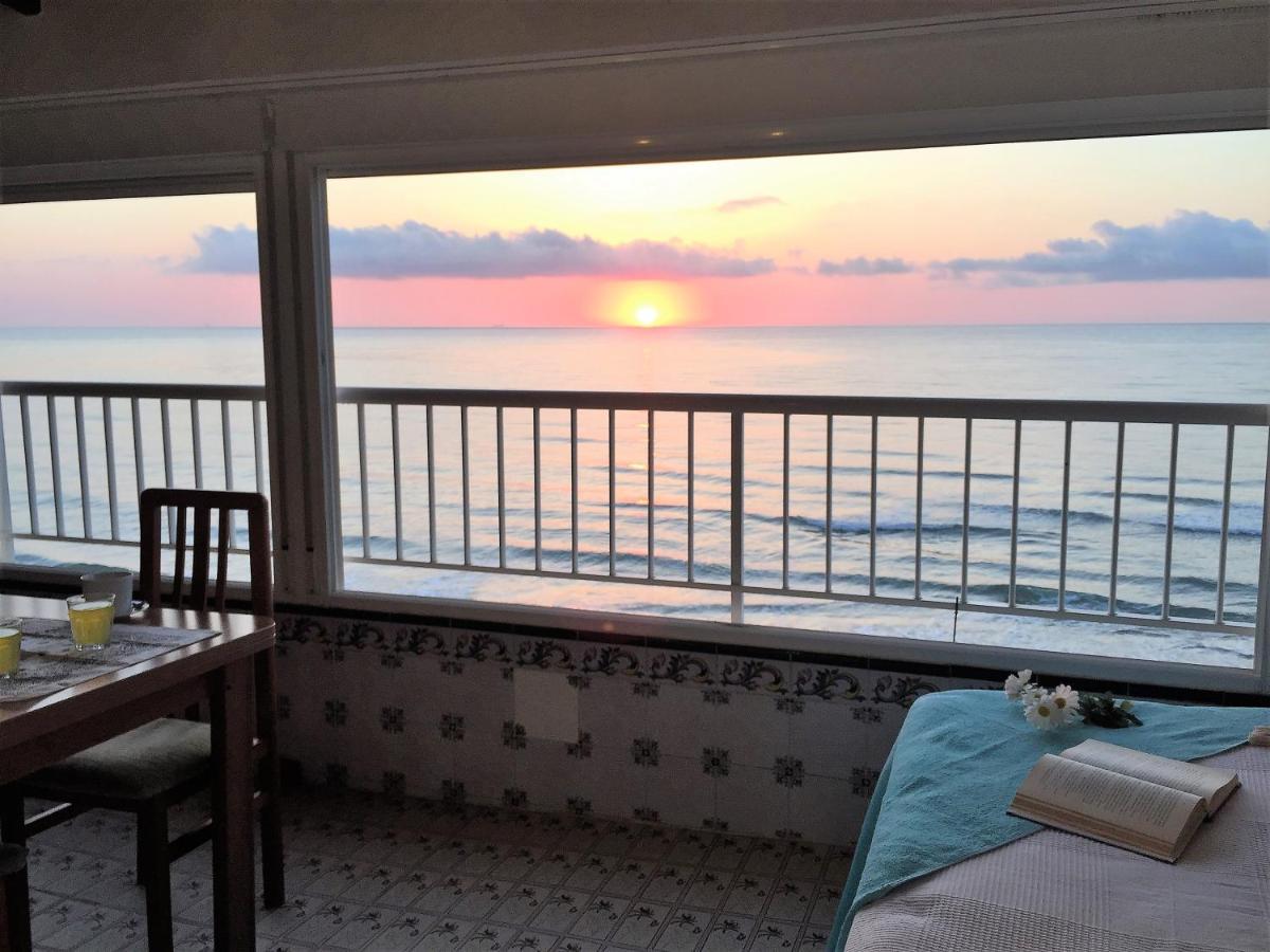 Beachfront And Bright Apartment Mareny Barraquetas Esterno foto