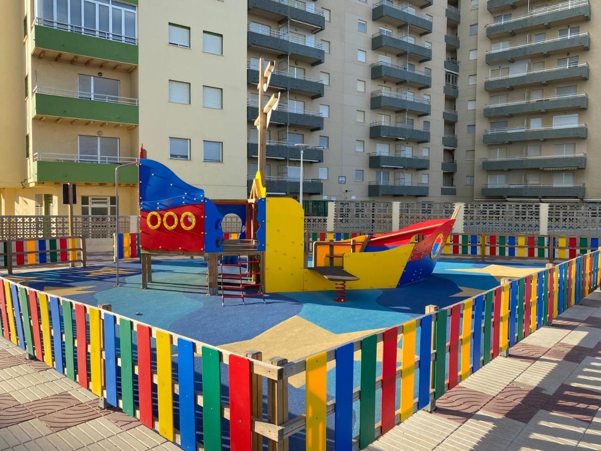 Beachfront And Bright Apartment Mareny Barraquetas Esterno foto